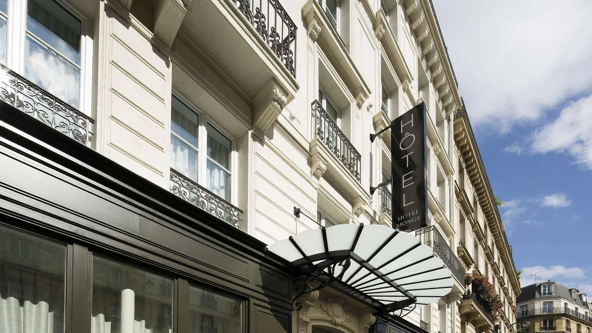 ***  Hotel Acte V Paris France